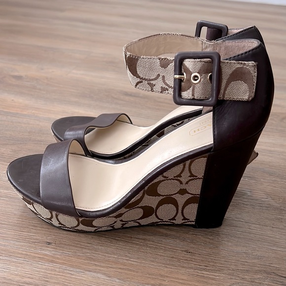 Coach shoes, size 9.5 n brown color - Picture 1 of 5